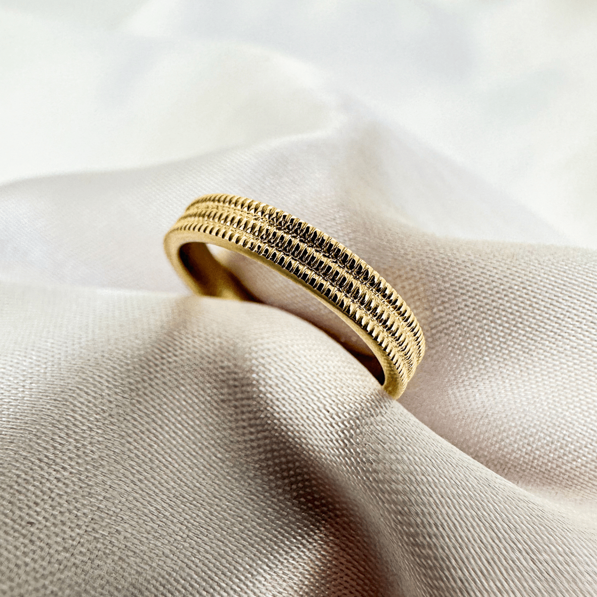 Signature 3mm Ring