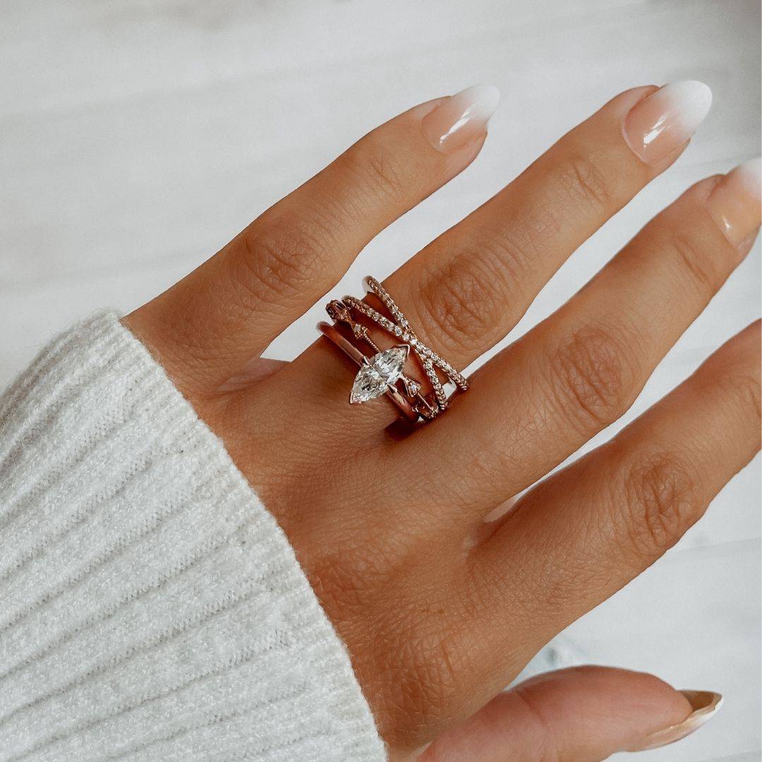 DOUBLE DIAMOND CROSSOVER RING