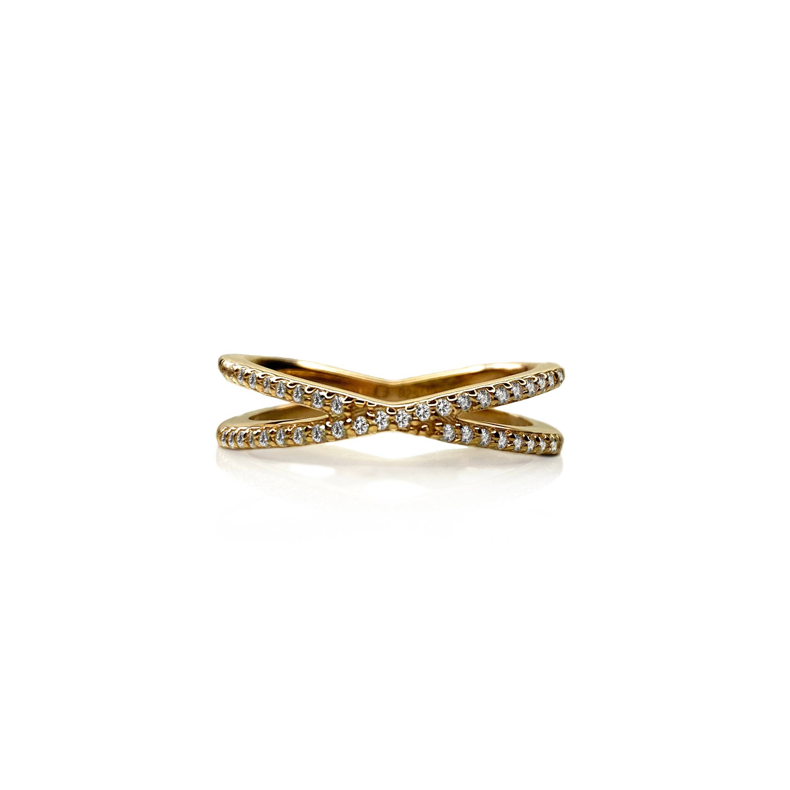 DOUBLE DIAMOND CROSSOVER RING
