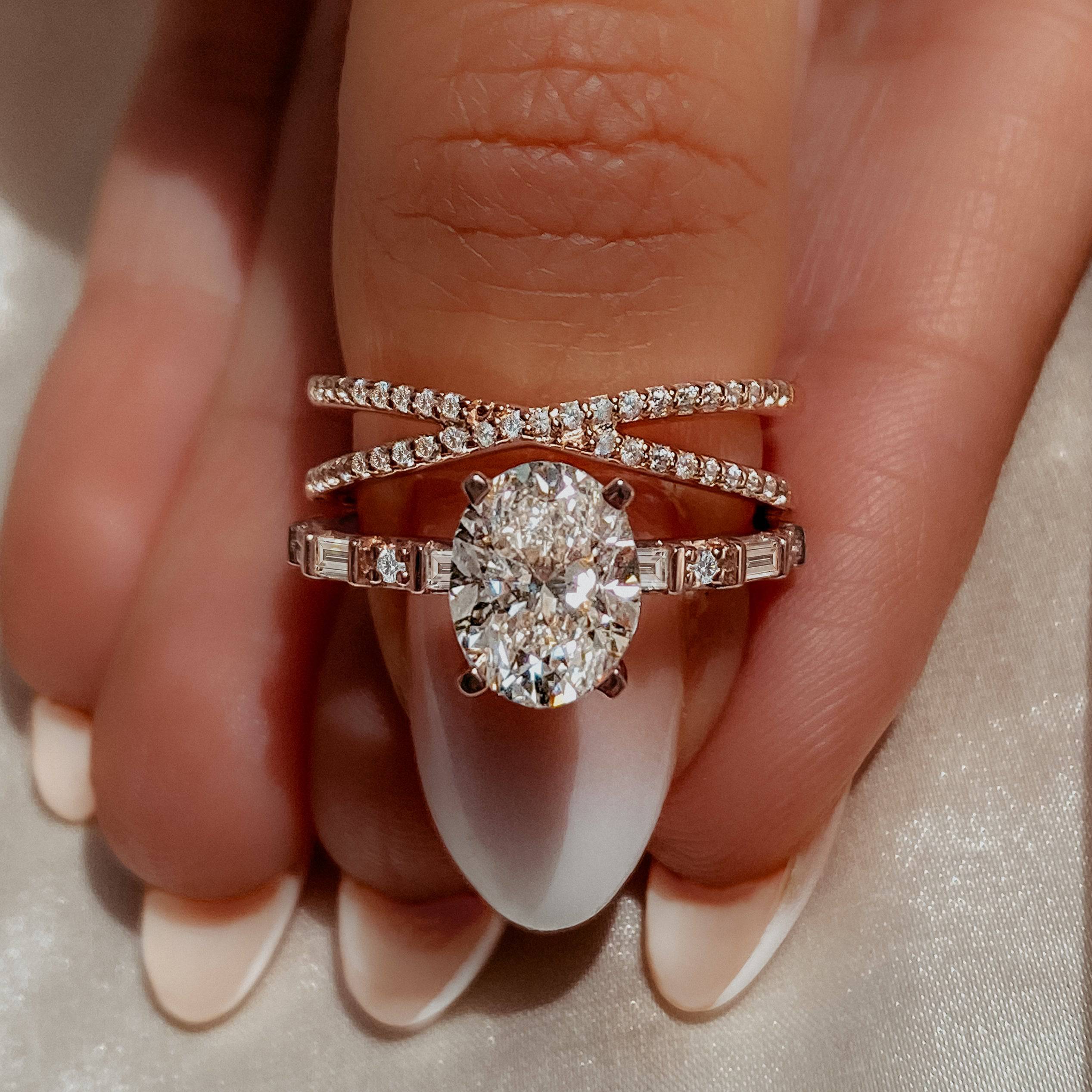 DOUBLE DIAMOND CROSSOVER RING