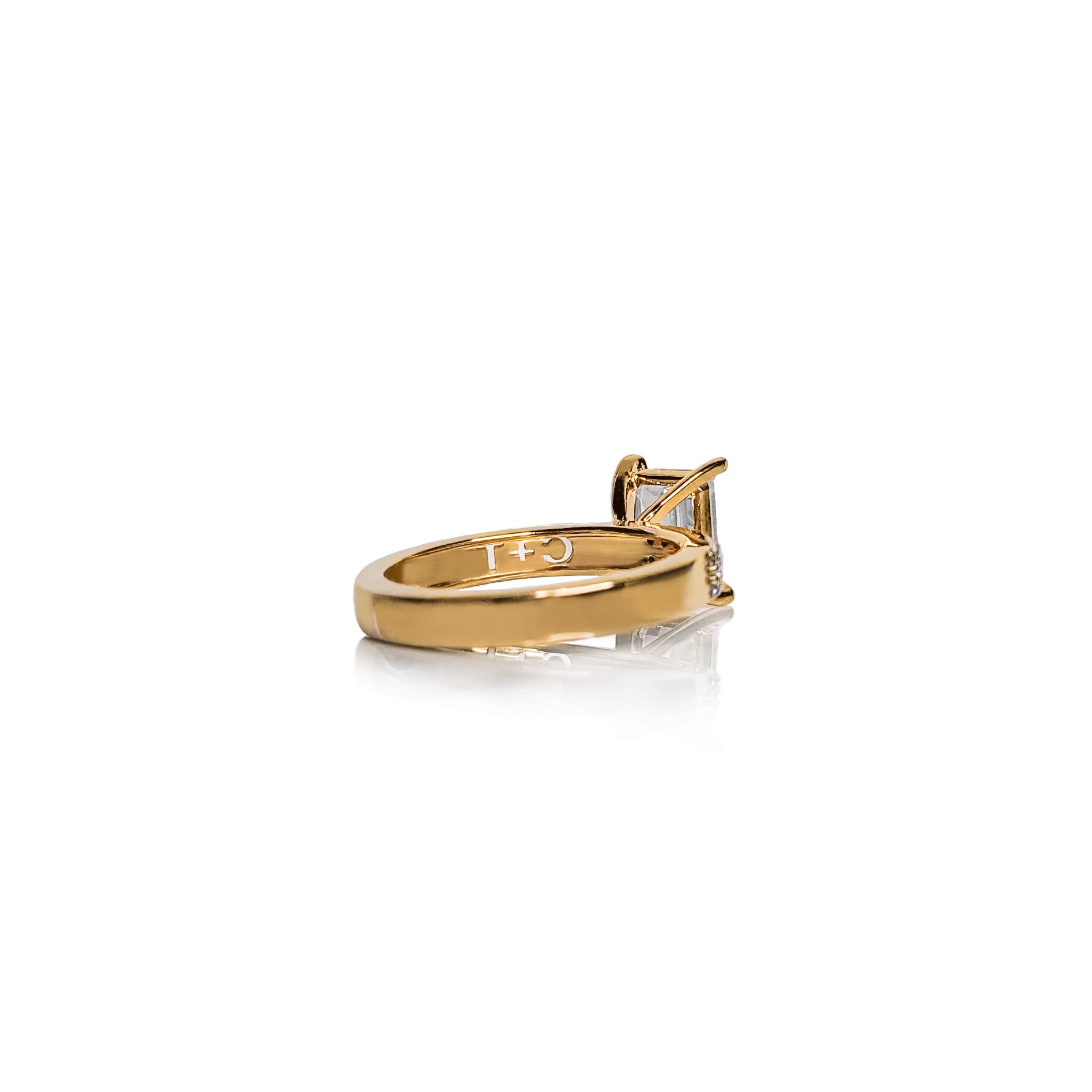 Sweet Embrace Ring - Cassandra Mamone