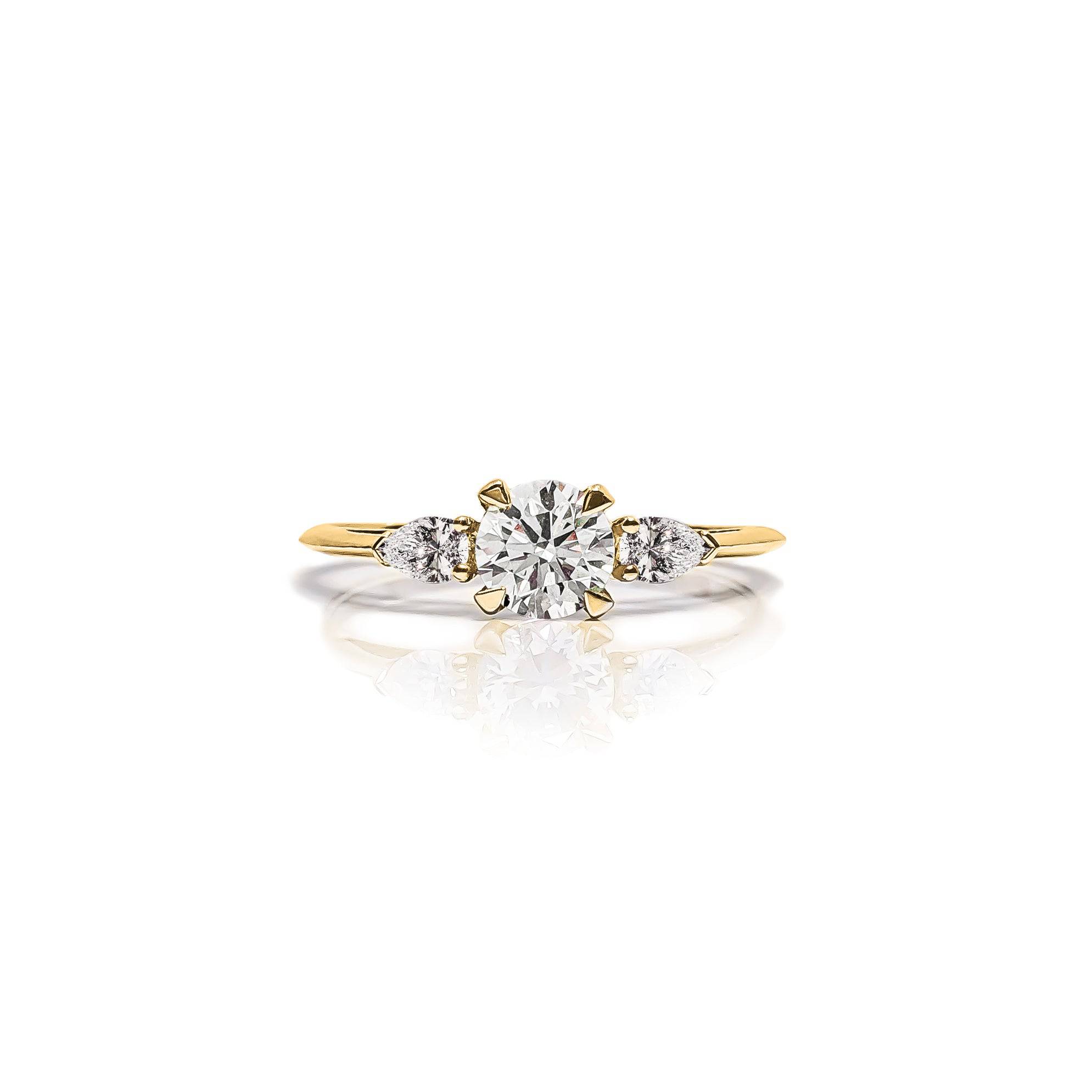 Round Diamond Engagement Ring