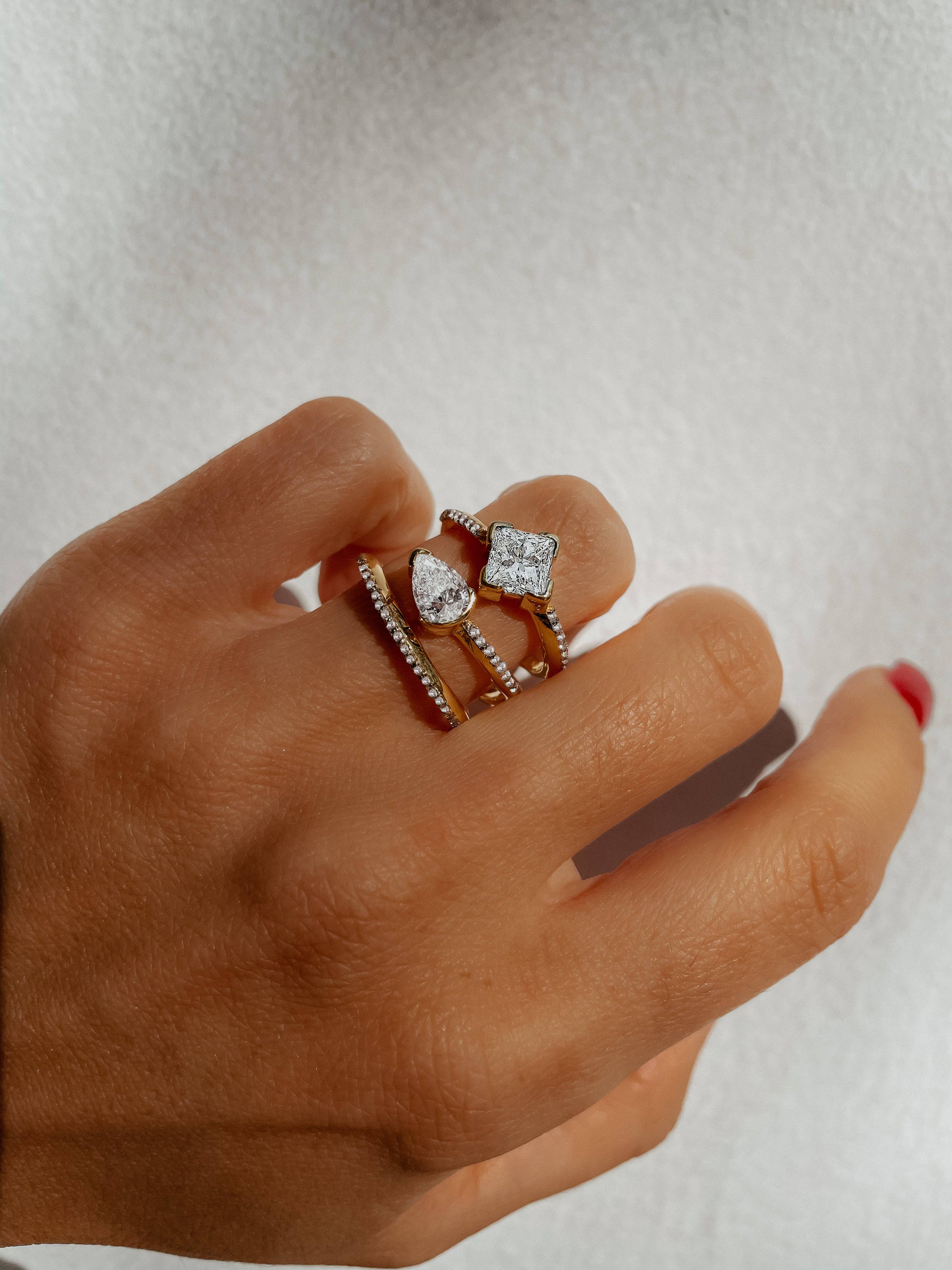 TRE ONDE ENGAGEMENT RING