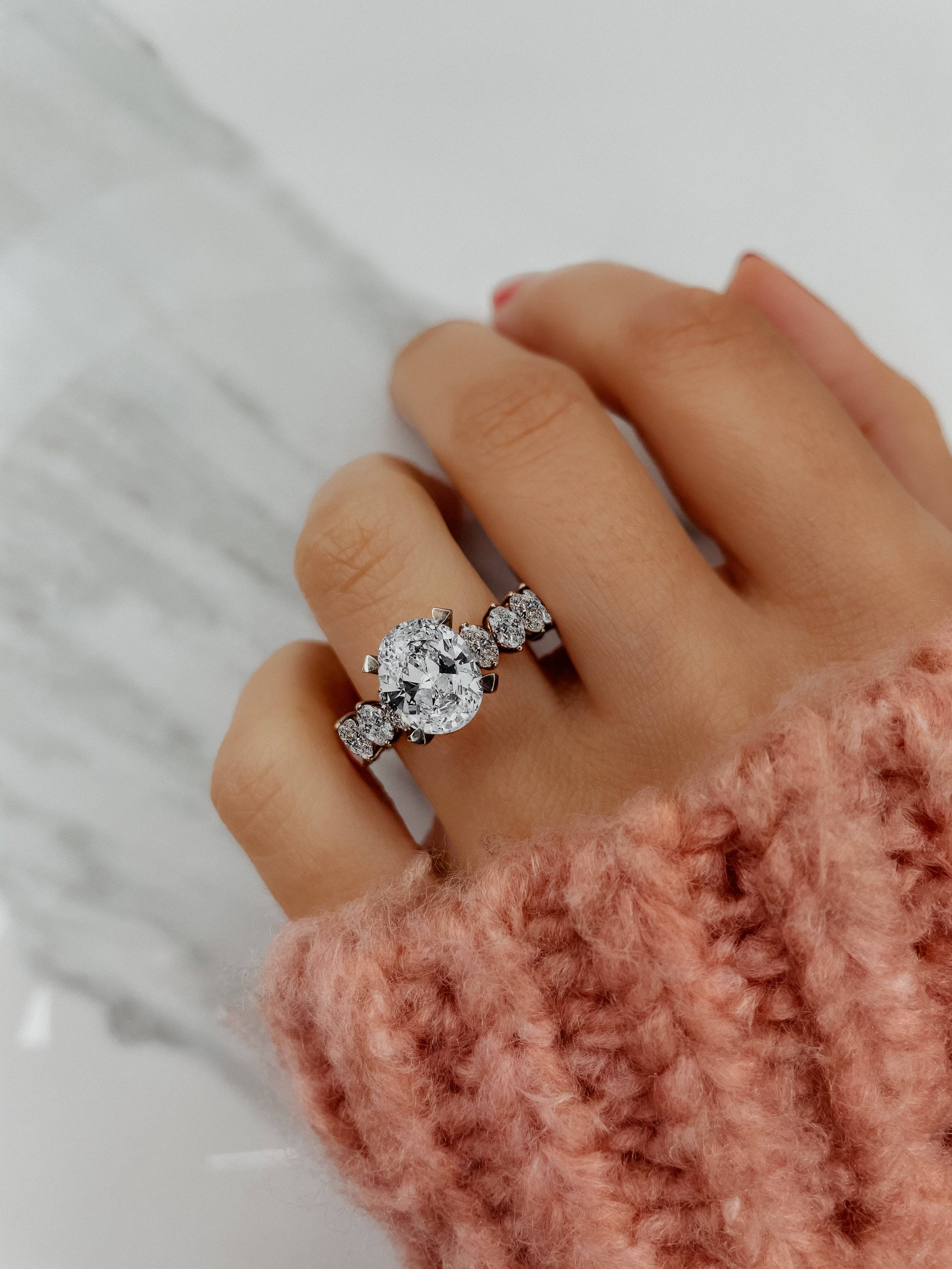 CINTA Engagement Ring