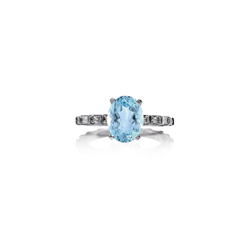 Aquamarine Oval Baguette Ring in 18 carat White Gold