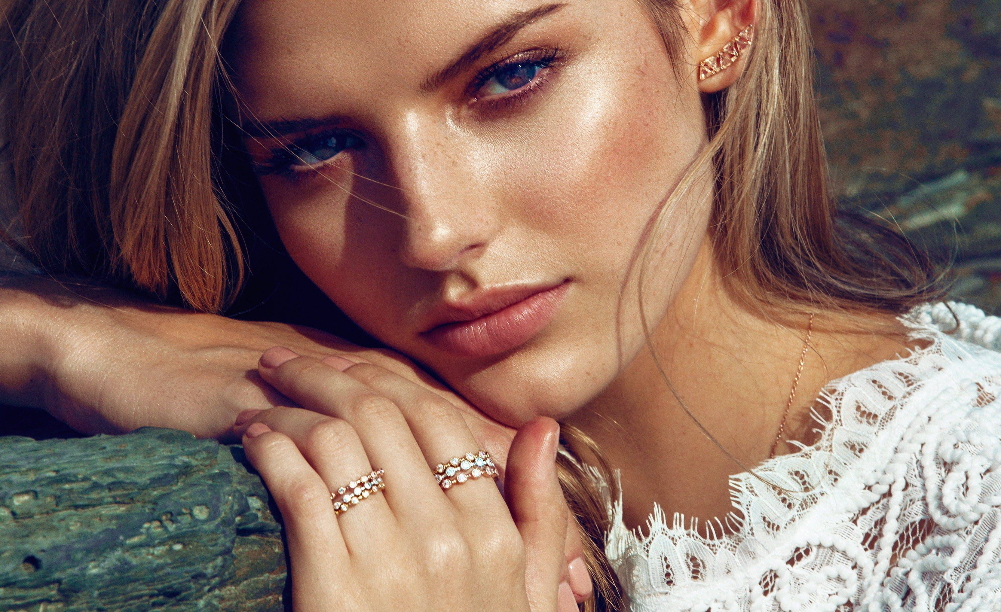 Bezel 3pt Diamond Ring