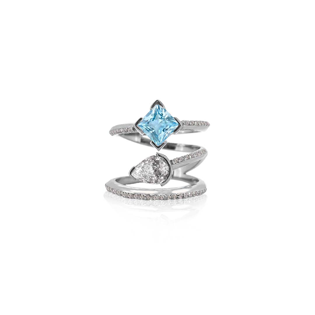 TRE ONDE ENGAGEMENT RING